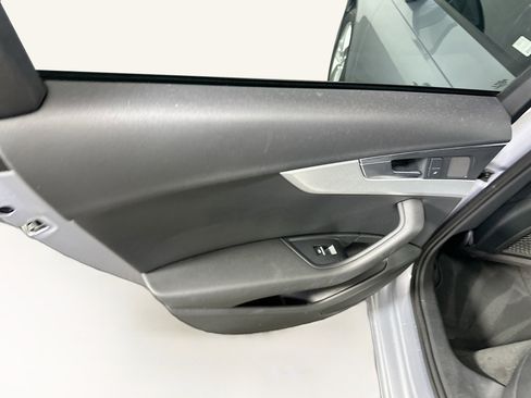 Used 2017 Audi A4 2.0T Premium image 27