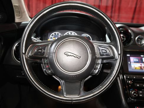 Used 2017 Jaguar XJ R-Sport AWD/4WD image 16
