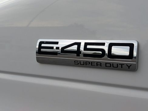 Used 2021 Ford E-450 and Econoline 450 Super Duty RWD image 8