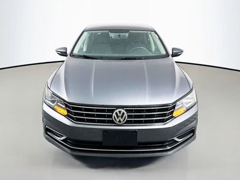 Used 2017 Volkswagen Passat 1.8T S FWD image 2