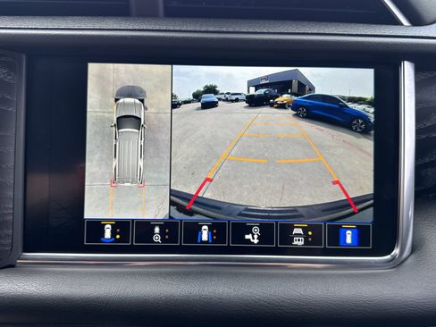 Used 2022 GMC Yukon Denali image 4