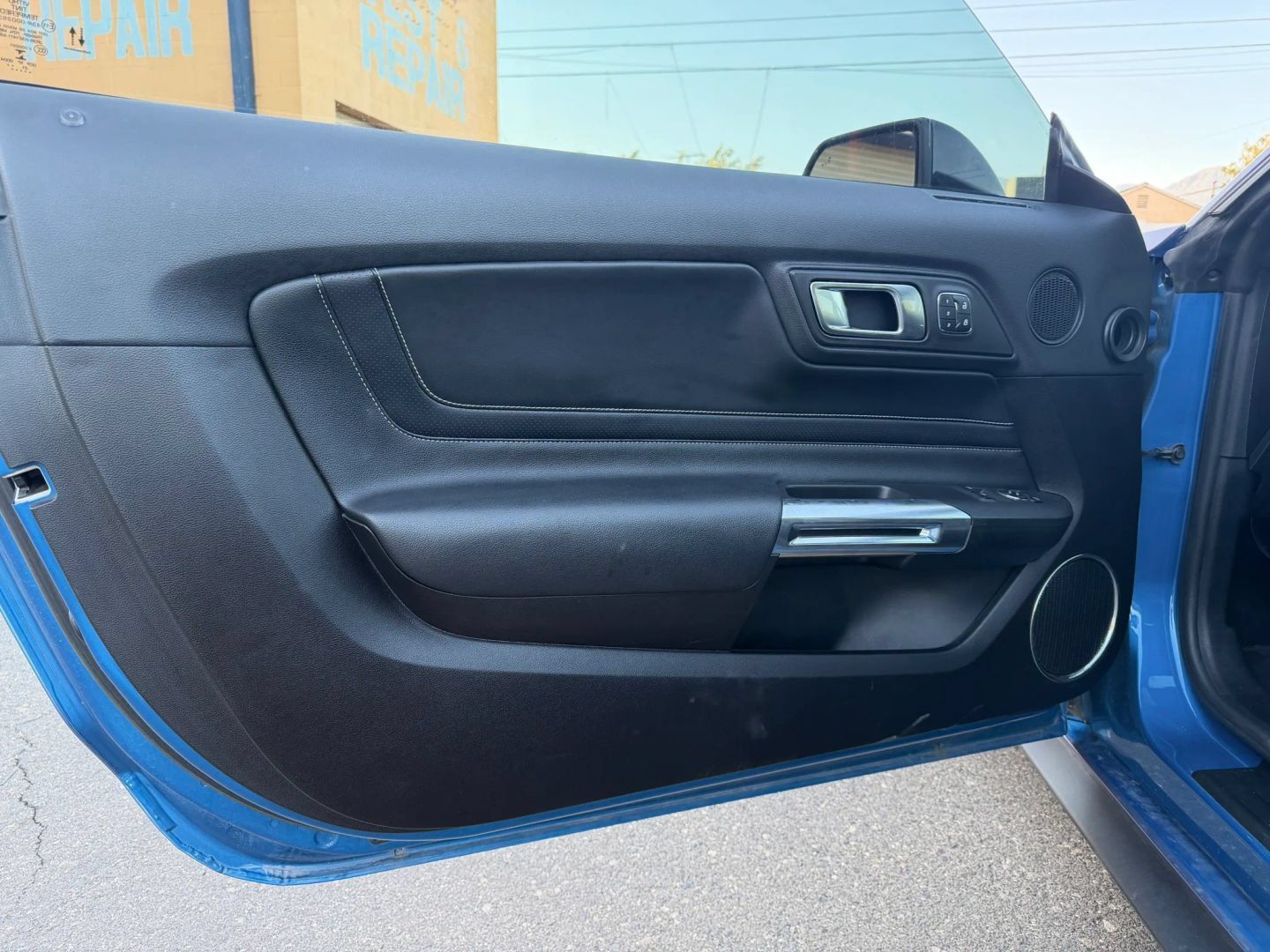 Used 2021 Ford Mustang GT Premium w/ Equipment Group 401A RWD image 9