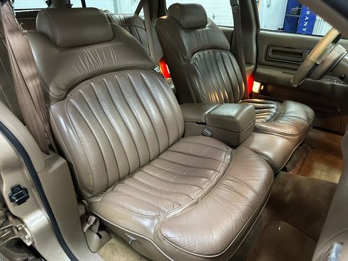 Used 1993 Buick Roadmaster Estate image 32