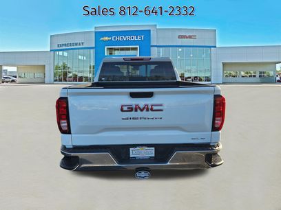New 2026 GMC Sierra 1500 SLE w/ Preferred Package