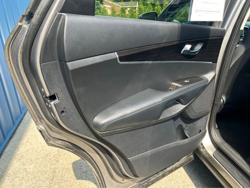 Used 2019 Kia Sorento LX image 27