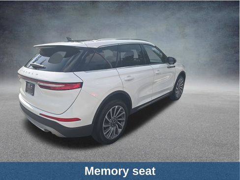 Used 2023 Lincoln Corsair Reserve w/ Equipment Group 201A FWD image 9
