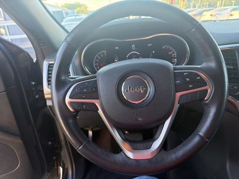 Used 2018 Jeep Grand Cherokee Altitude image 16