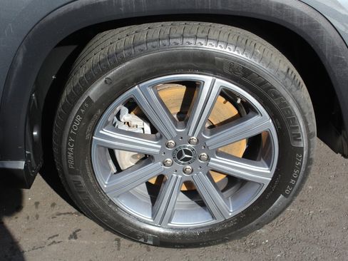 Used 2021 Mercedes-Benz GLS 450 4MATIC image 29