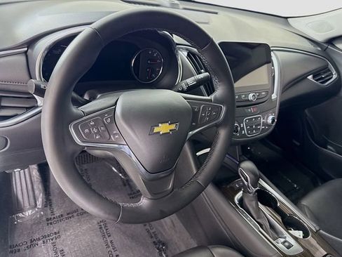 Used 2024 Chevrolet Malibu LT image 9