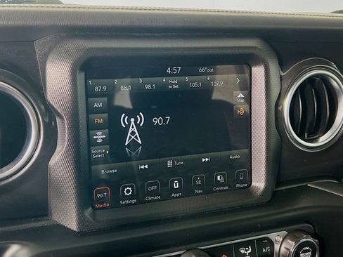 Used 2022 Jeep Wrangler Unlimited Sahara image 21