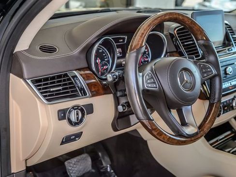 Used 2017 Mercedes-Benz GLS 550 4MATIC image 32