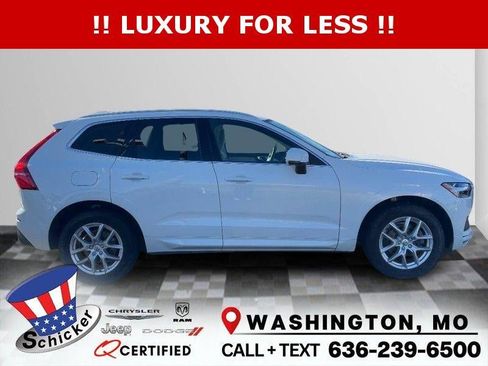 Used 2021 Volvo XC60 T5 Momentum w/ Climate Package image 1