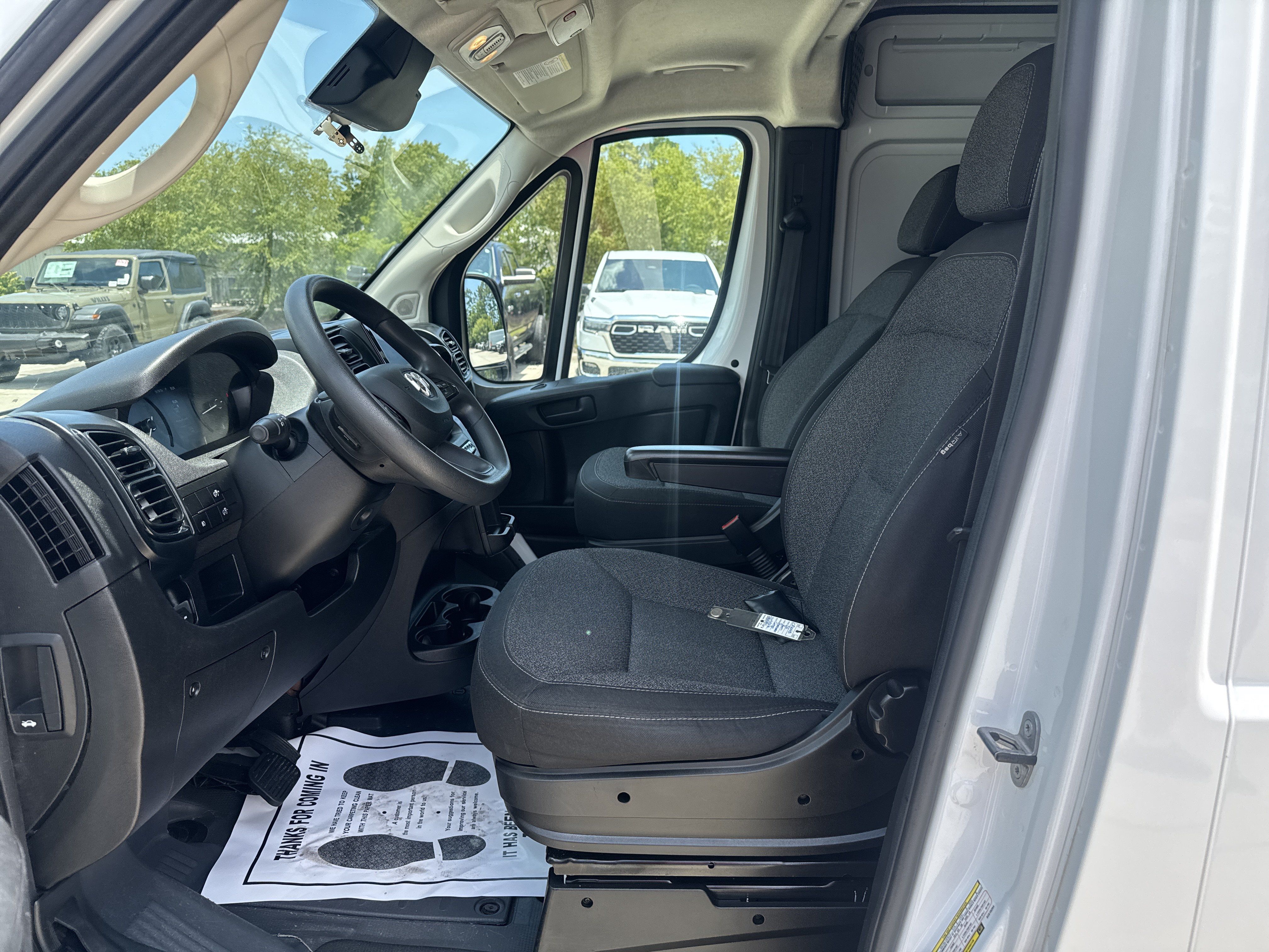 Used 2025 RAM ProMaster 2500 w/ Convenience Group FWD image 15