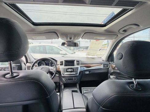 Used 2015 Mercedes-Benz ML 350 4MATIC w/ Premium 1 Package image 10