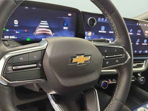 Used 2025 Chevrolet Equinox EV LT w/ Convenience Package FWD image 25