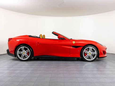 Certified 2020 Ferrari Portofino RWD image 32