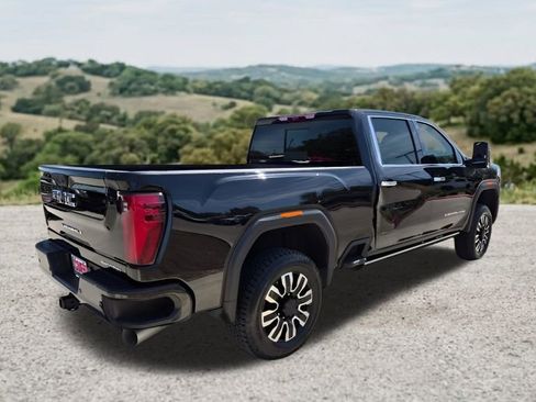 Certified 2025 GMC Sierra 2500 Denali Ultimate AWD/4WD image 10