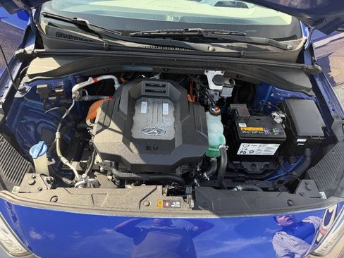 Used 2020 Hyundai Ioniq SE FWD image 27