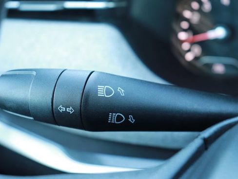 Used 2023 Jeep Compass Sport image 22