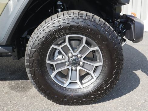 New 2025 Jeep Gladiator Mojave w/ Convenience Group image 13