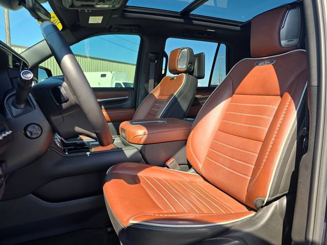 Used 2024 GMC Yukon Denali Ultimate AWD/4WD image 11