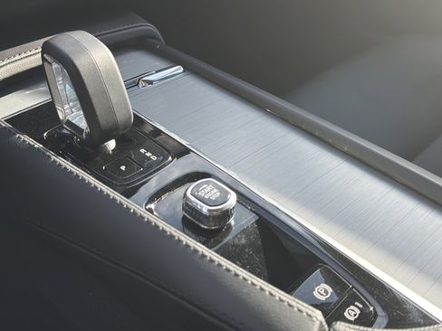 Certified 2024 Volvo XC90 B5 Core w/ Climate Package image 26