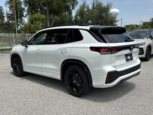 New 2026 Volkswagen Tiguan SE R-Line FWD image 6