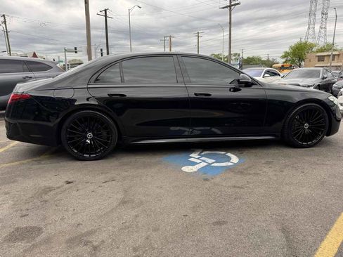 Used 2022 Mercedes-Benz S 580 4MATIC Sedan w/ AMG Line Package image 4