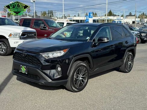 Used 2020 Toyota RAV4 XLE w/ Carpet Mat Package AWD/4WD image 1