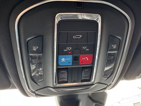 Used 2023 Jeep Grand Cherokee Altitude AWD/4WD image 26