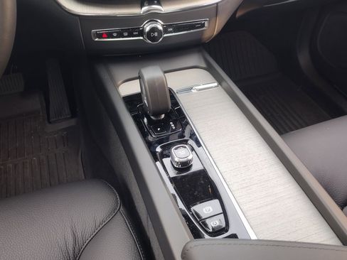 New 2025 Volvo XC60 B5 Plus w/ Protection Package Premier image 21