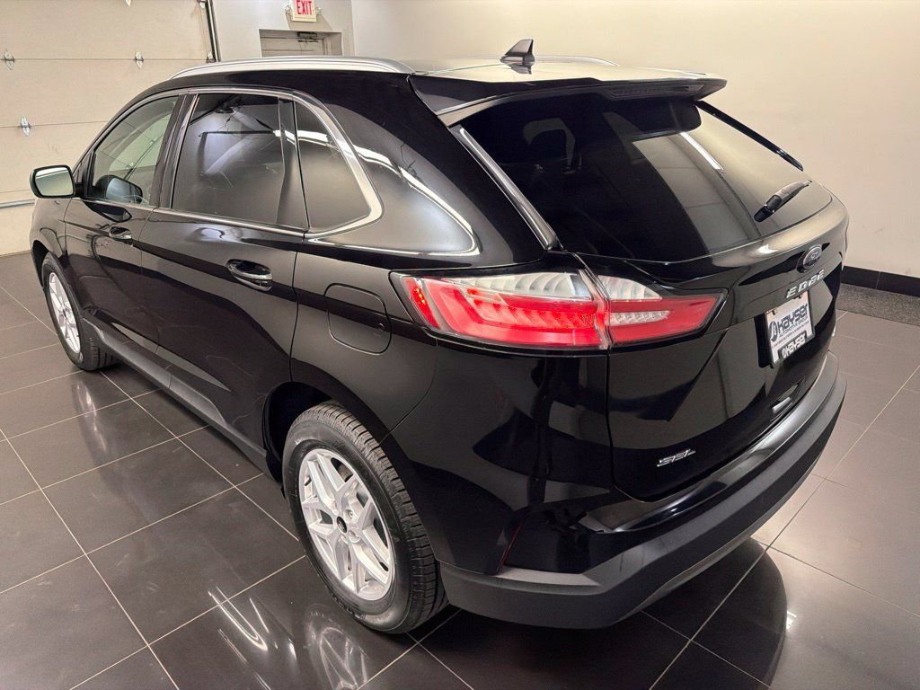 Certified 2024 Ford Edge SEL w/ Convenience Package AWD/4WD image 4