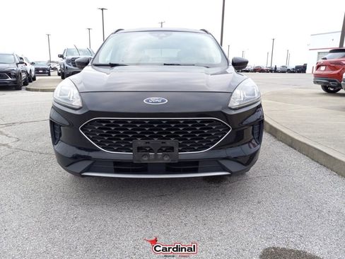 Used 2020 Ford Escape SE image 18