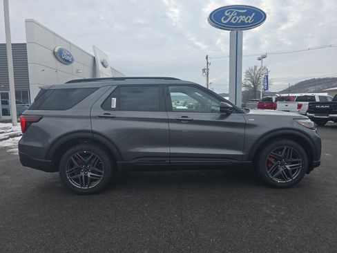 New 2026 Ford Explorer ST-Line w/ ST-Line Street Pack image 2