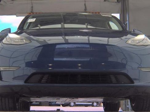Used 2023 Tesla Model Y Long Range image 11