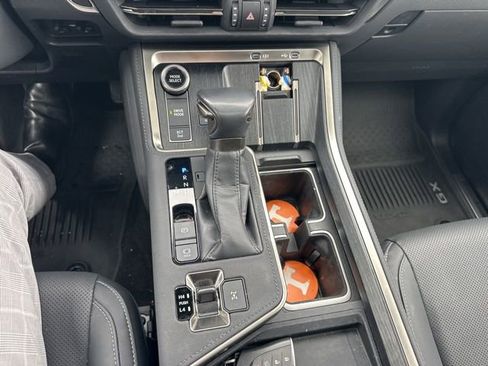 Used 2024 Lexus GX 550 w/ Accessory Package (Z1) AWD/4WD image 18