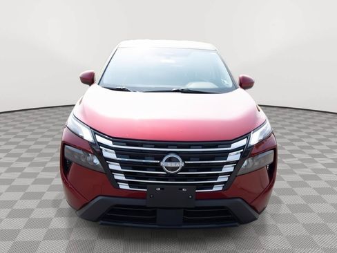 Used 2025 Nissan Rogue SV AWD/4WD image 2