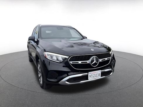 Used 2024 Mercedes-Benz GLC 300 4MATIC image 3