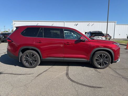 Used 2024 Toyota Grand Highlander AWD Hybrid image 6