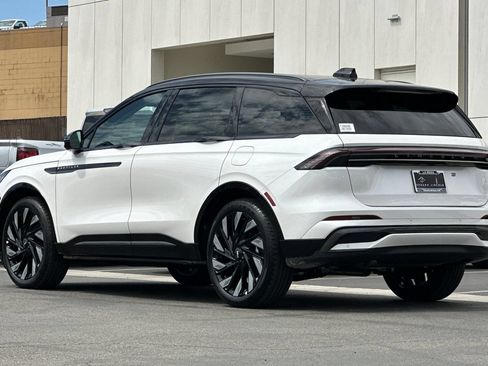 New 2026 Lincoln Nautilus Reserve w/ Jet Appearance Package AWD/4WD image 5