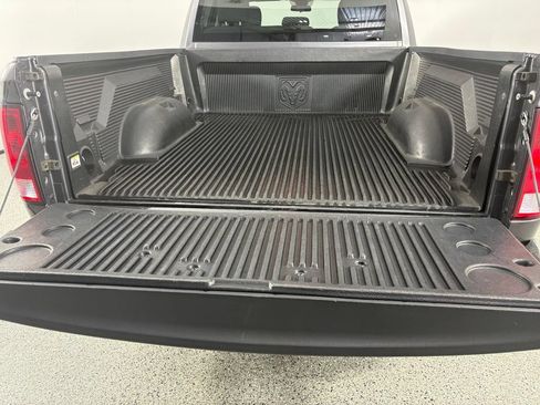 Used 2018 RAM 1500 Express w/ Express Value Package AWD/4WD image 32