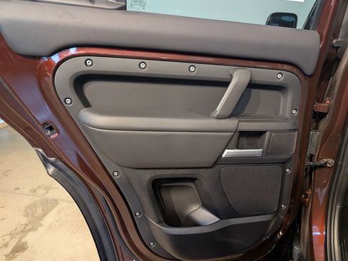 New 2026 Land Rover Defender 130 X-Dynamic SE image 24