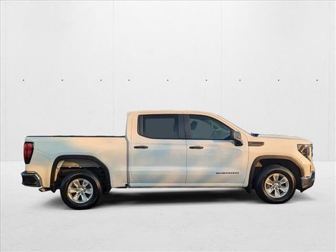 Used 2024 GMC Sierra 1500 Pro w/ Convenience Package image 4
