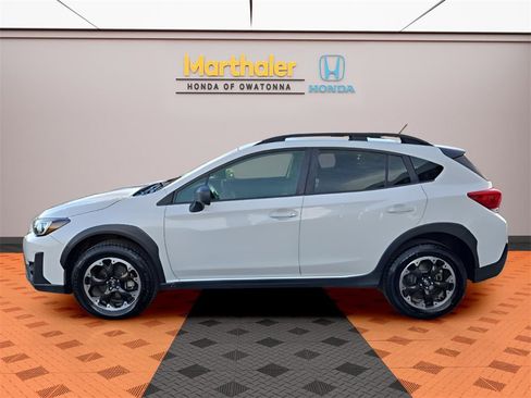 Used 2022 Subaru Crosstrek 2.0i image 2