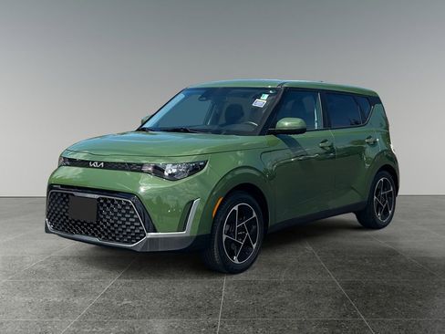 Used 2023 Kia Soul EX image 3