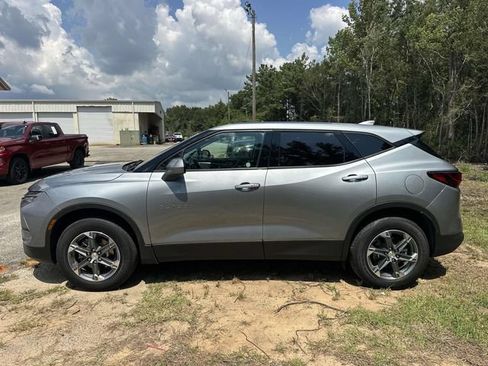 Used 2025 Chevrolet Blazer LT FWD image 18