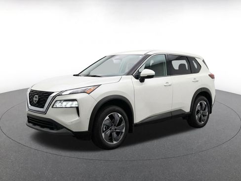 Used 2025 Nissan Rogue SV FWD image 3