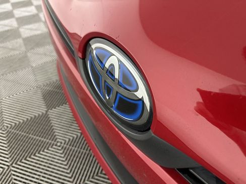 Used 2021 Toyota Prius image 32