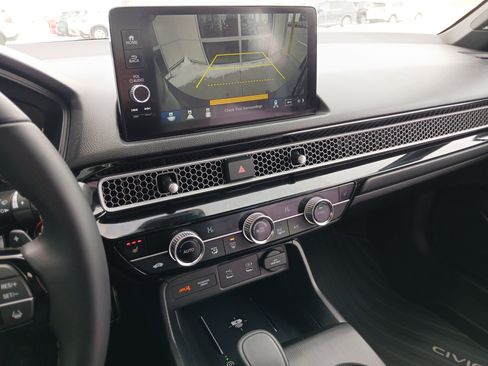 Used 2025 Honda Civic Sport image 12