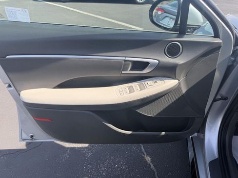 Used 2025 Hyundai Sonata SEL FWD image 10